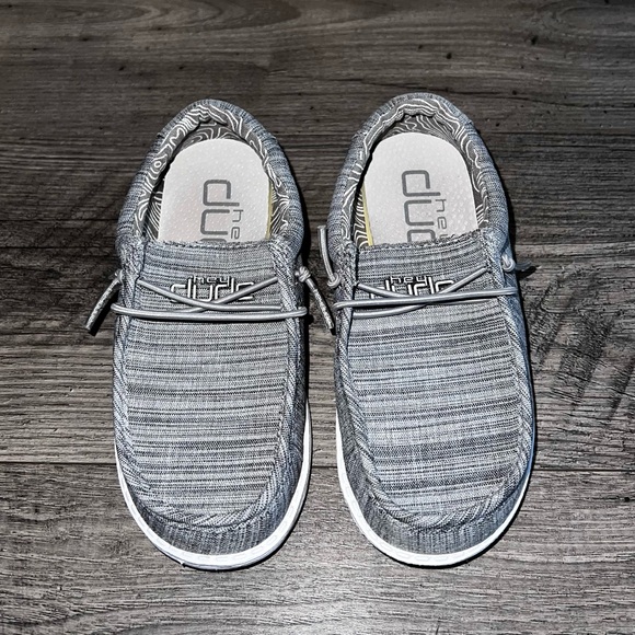 Hey Dude Wally Youth Linen Shoes - Picture 2 of 10